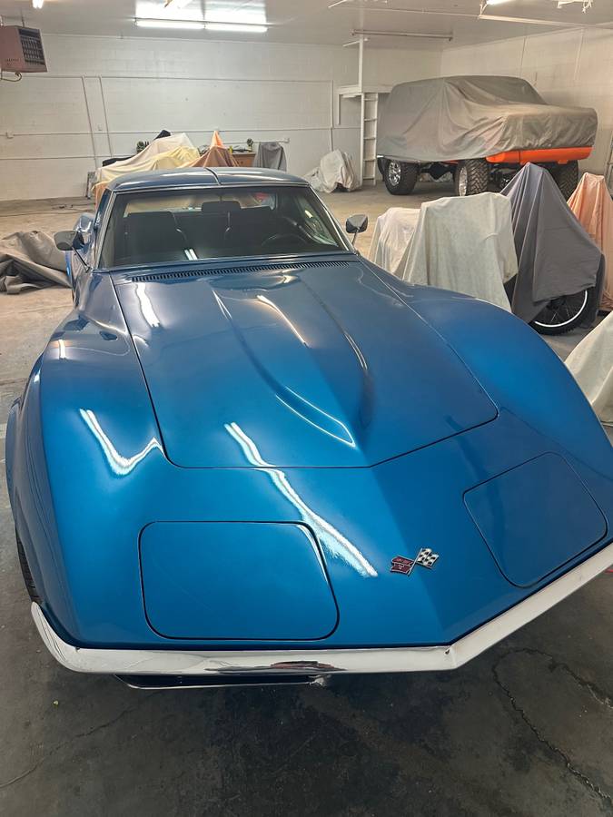 Chevrolet-Corvette-1969-3