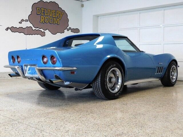 Chevrolet-Corvette-1969-4