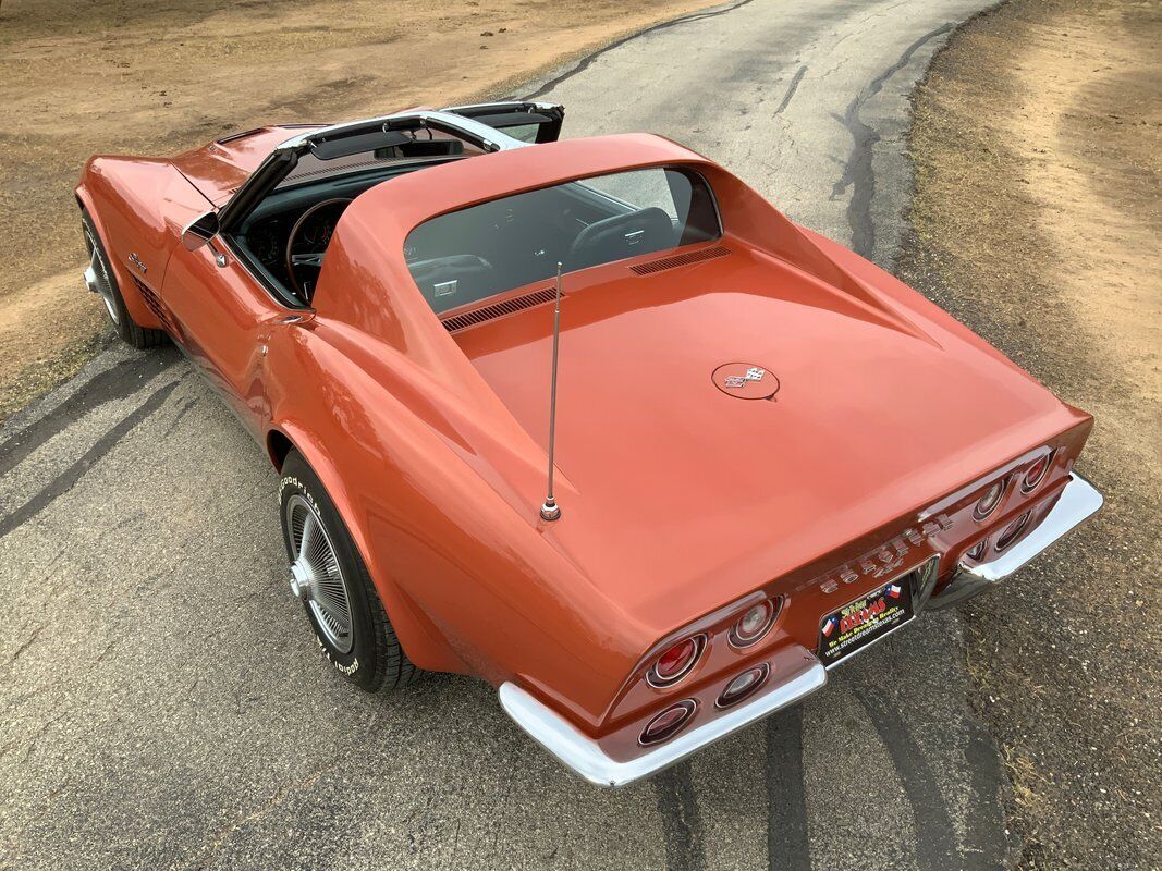 Chevrolet-Corvette-1970-2