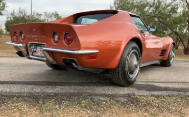 Chevrolet-Corvette-1970-4