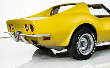 Chevrolet-Corvette-1971-13