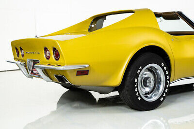 Chevrolet-Corvette-1971-13