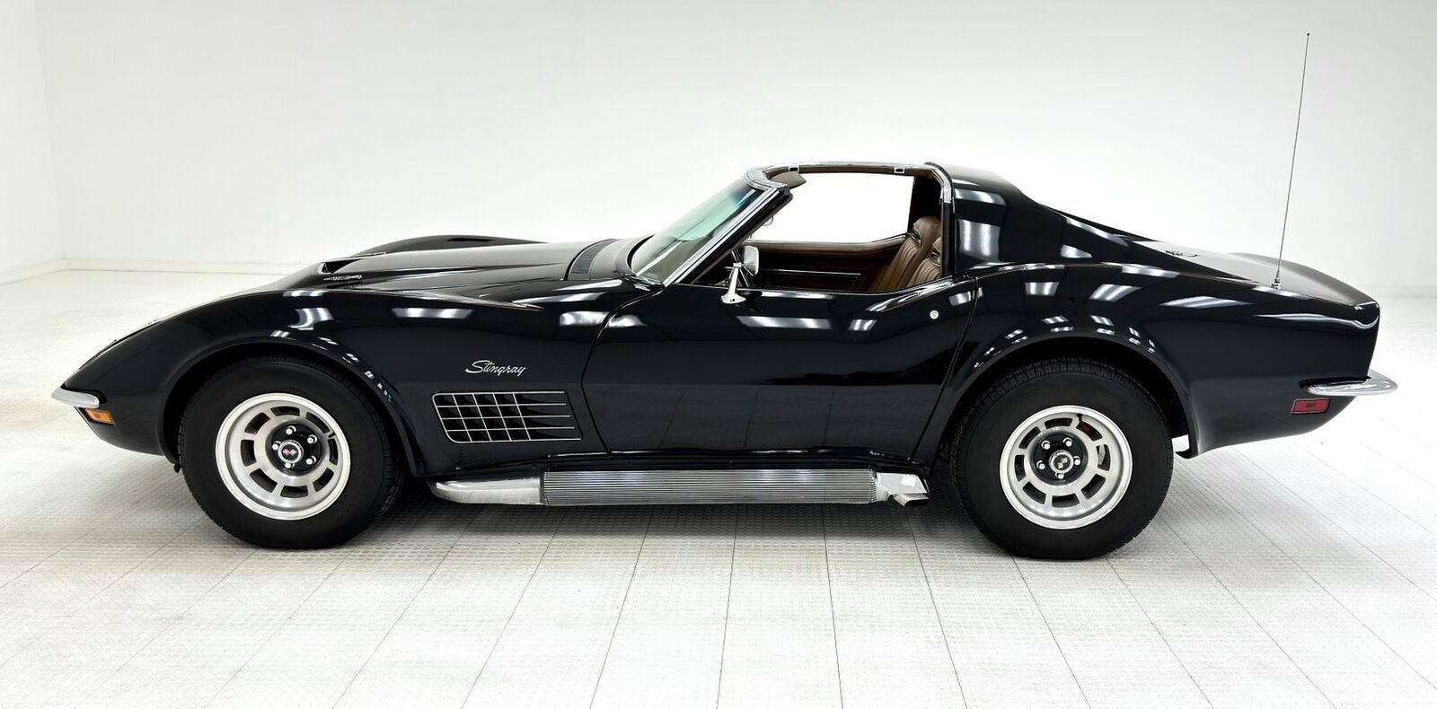 Chevrolet-Corvette-1971-2