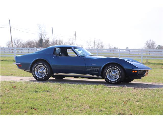 Chevrolet-Corvette-1971-22