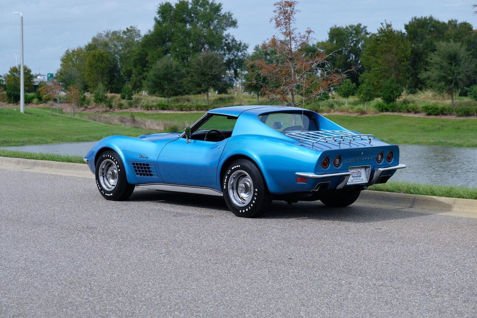 Chevrolet-Corvette-1971-3