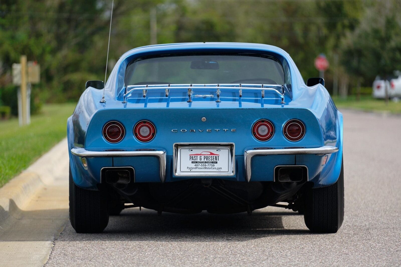 Chevrolet-Corvette-1971-4