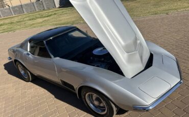 Chevrolet-Corvette-1972-13