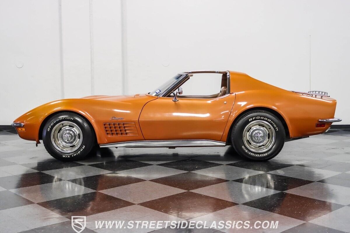 Chevrolet-Corvette-1972-2