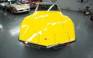 Chevrolet-Corvette-1972-2