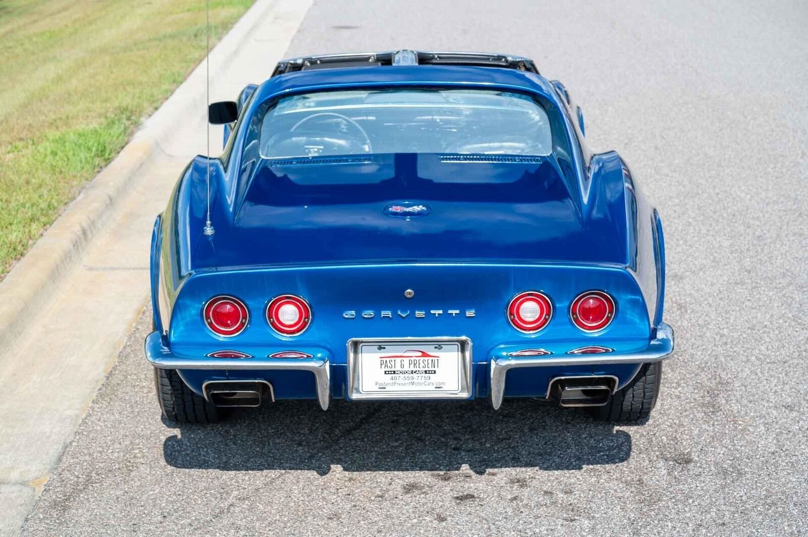 Chevrolet-Corvette-1972-4