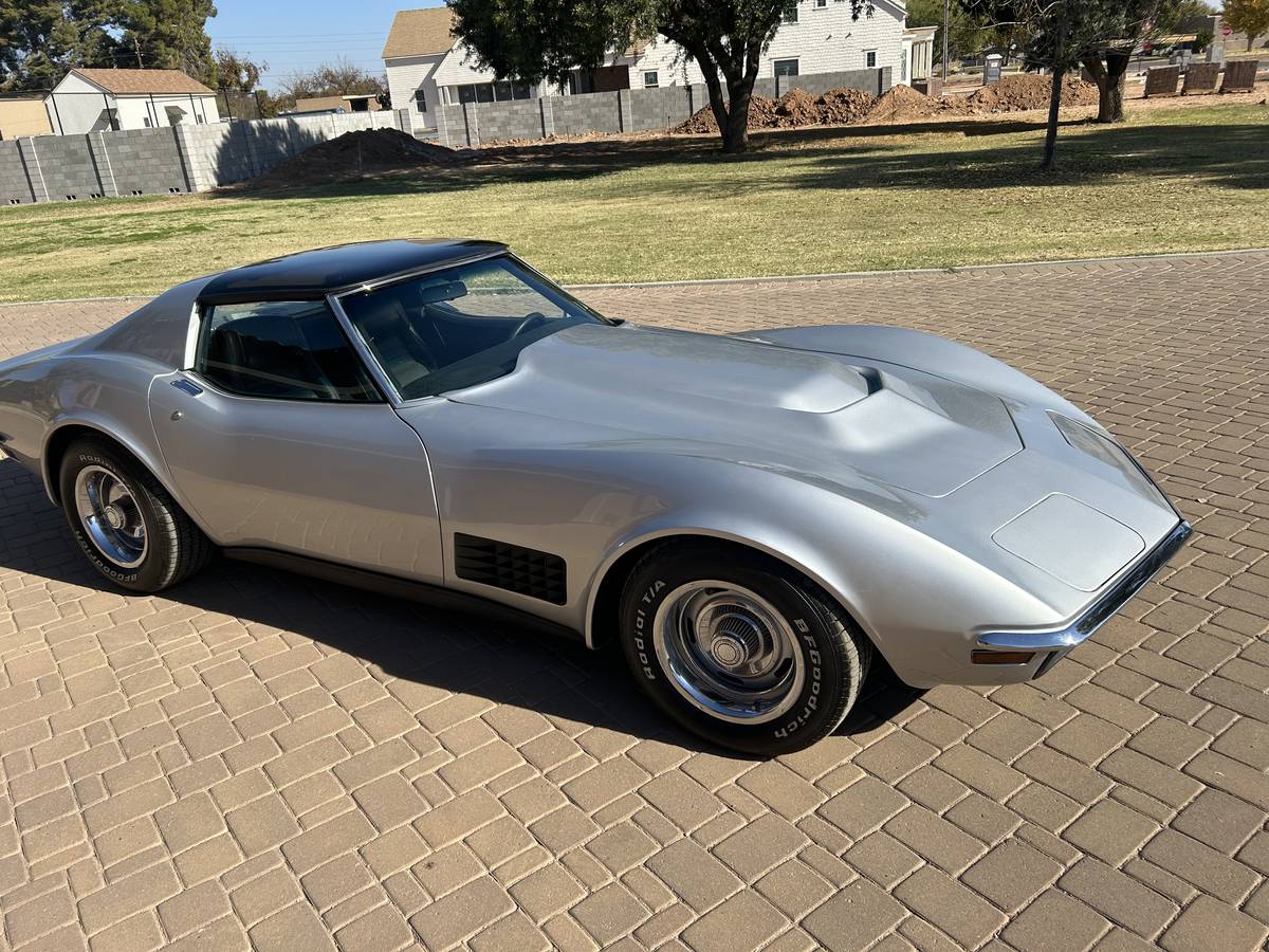 Chevrolet-Corvette-1972-7