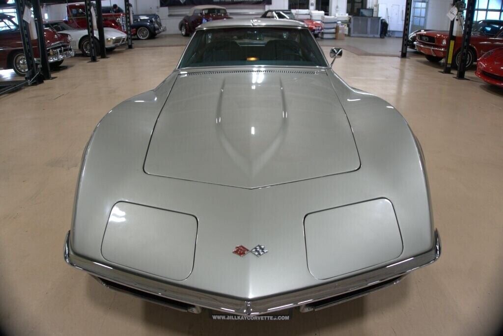 Chevrolet-Corvette-1972-8