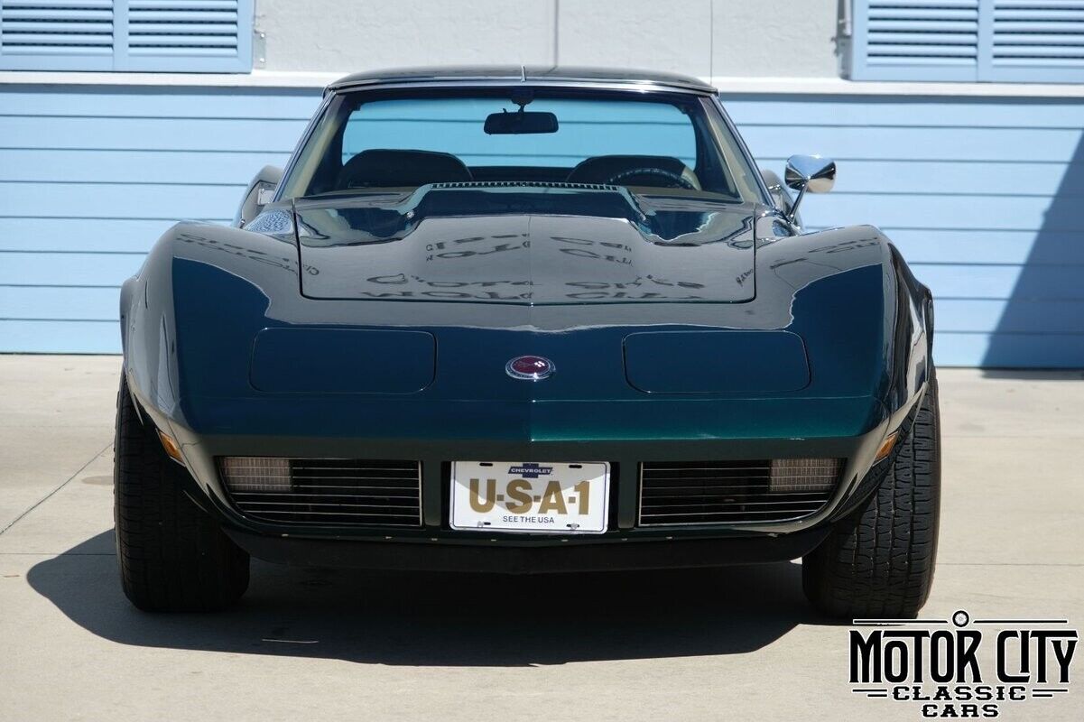 Chevrolet-Corvette-1973-10