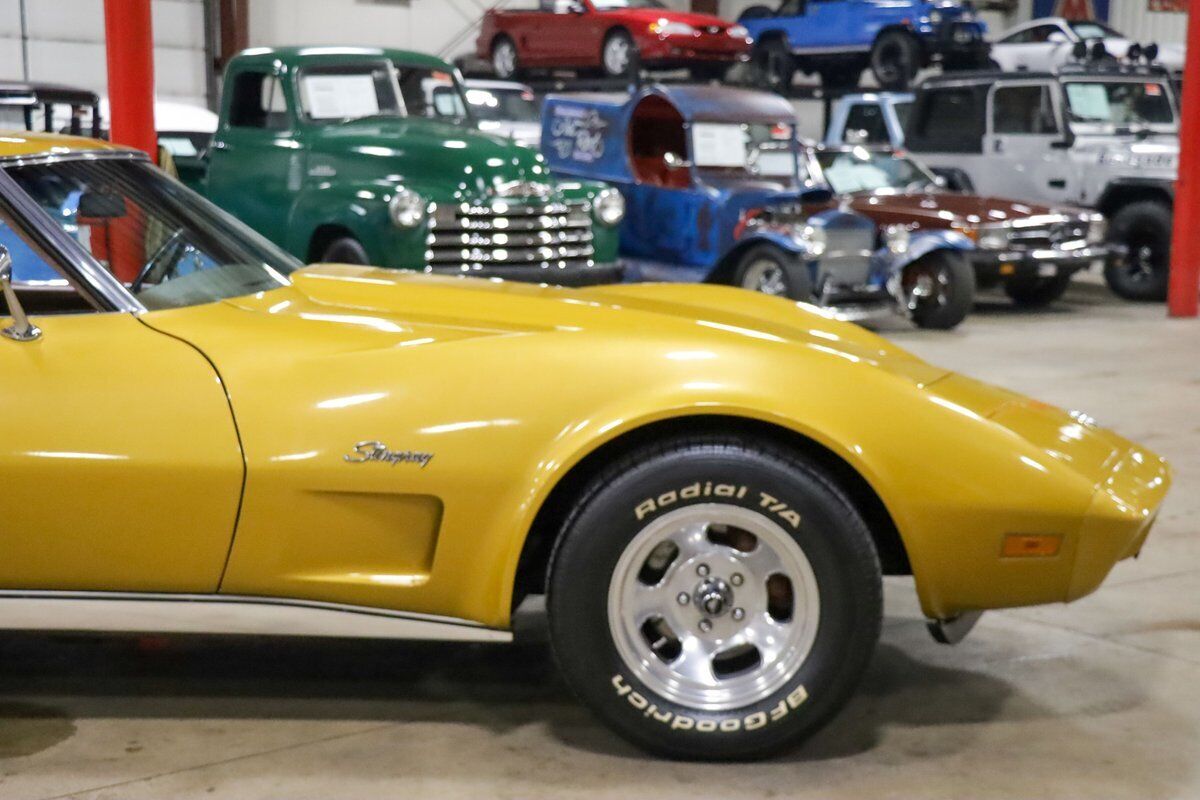 Chevrolet-Corvette-1973-10