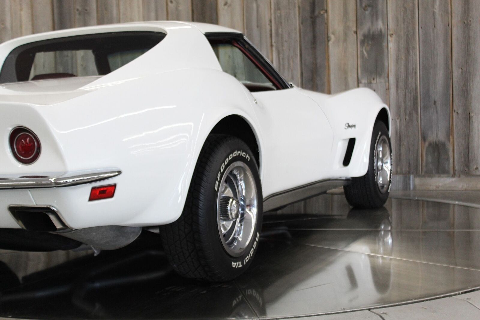 Chevrolet-Corvette-1973-11