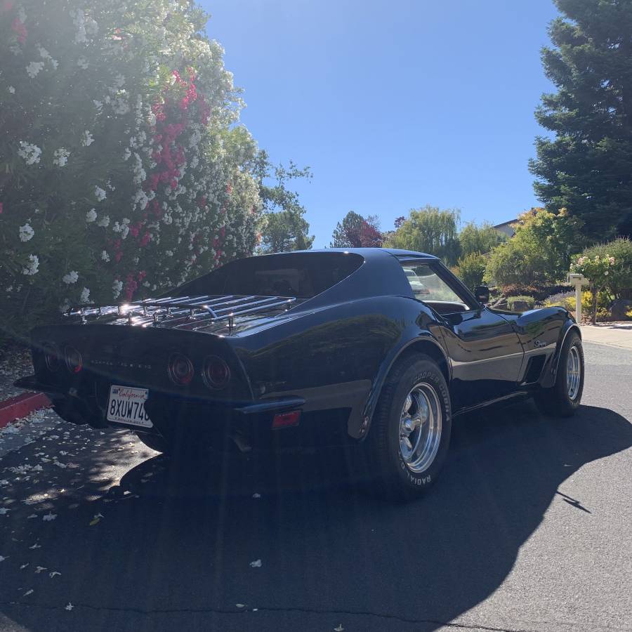 Chevrolet-Corvette-1973-2