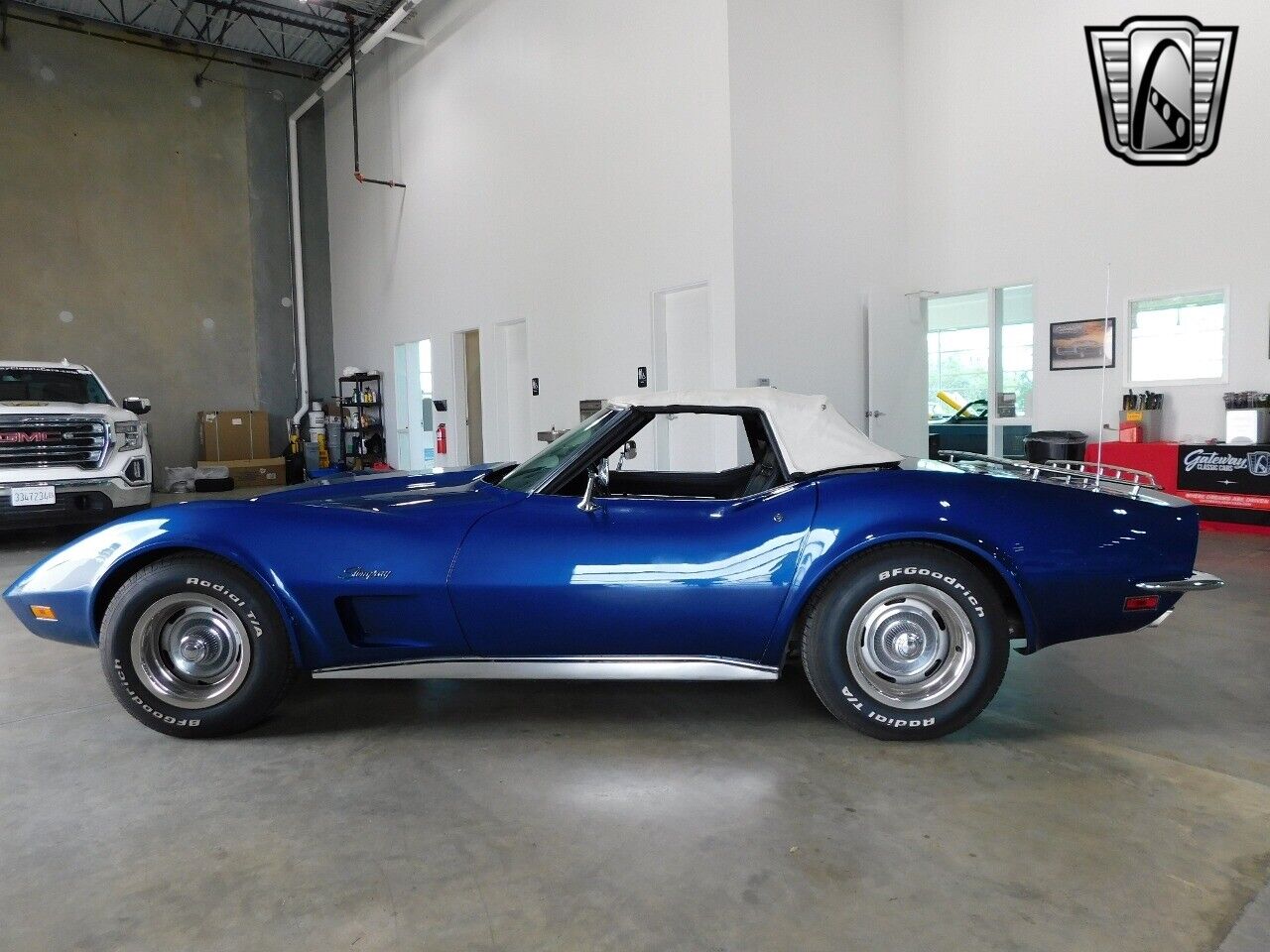 Chevrolet-Corvette-1973-2