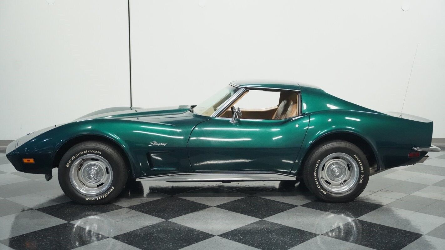 Chevrolet-Corvette-1973-2