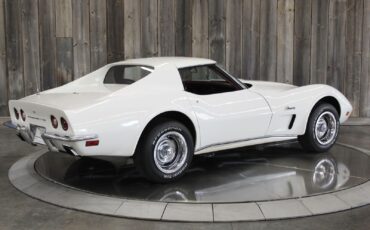 Chevrolet-Corvette-1973-3