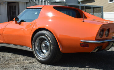 Chevrolet-Corvette-1973-3