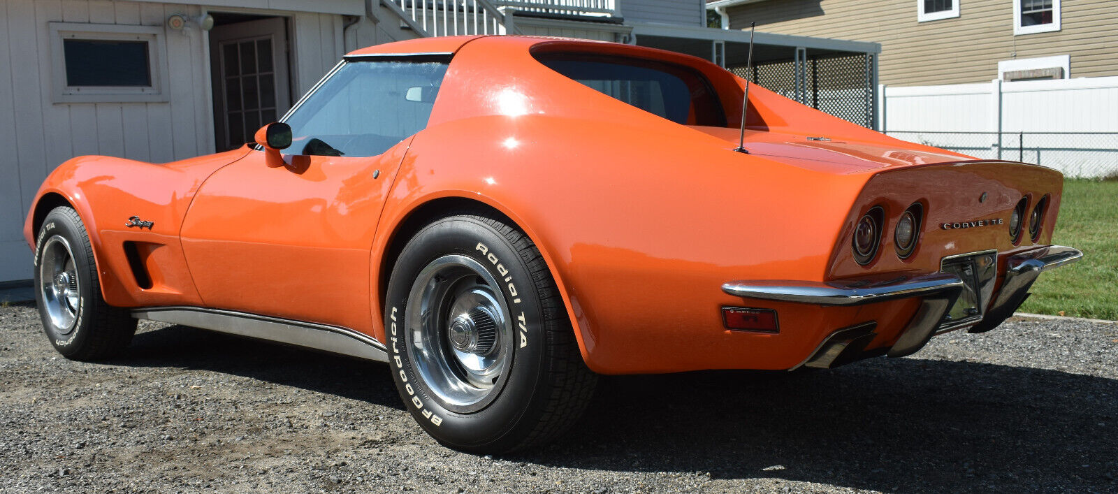 Chevrolet-Corvette-1973-3