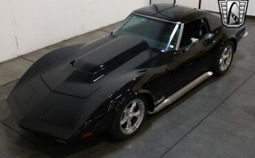 Chevrolet-Corvette-1973-3