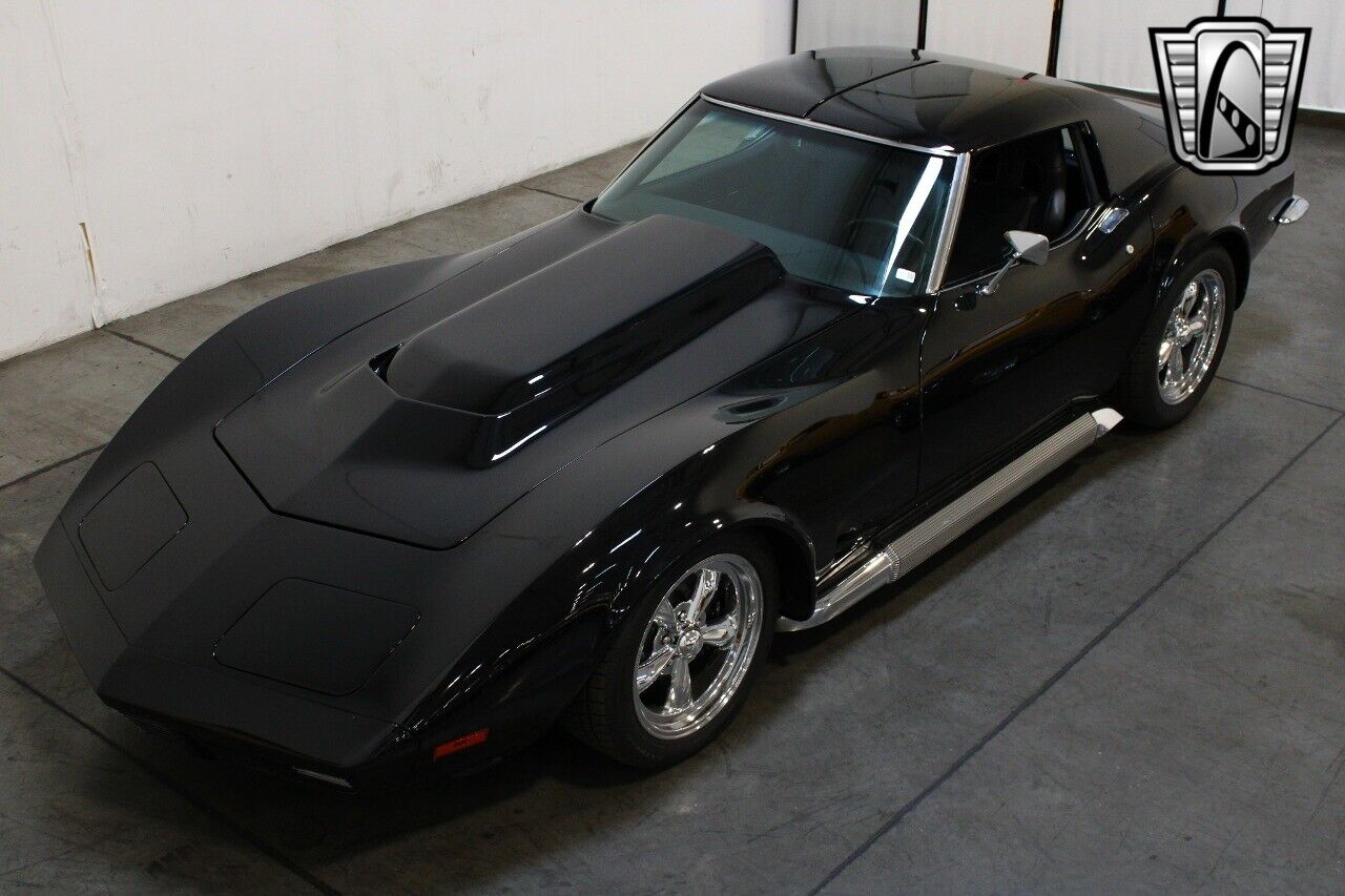 Chevrolet-Corvette-1973-3