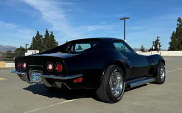 Chevrolet-Corvette-1973-4