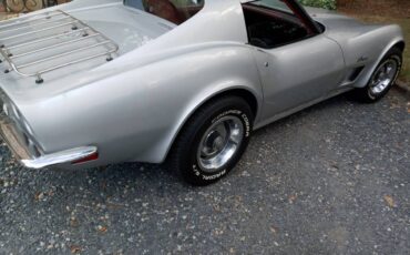 Chevrolet-Corvette-1973