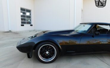 Chevrolet-Corvette-1973-5