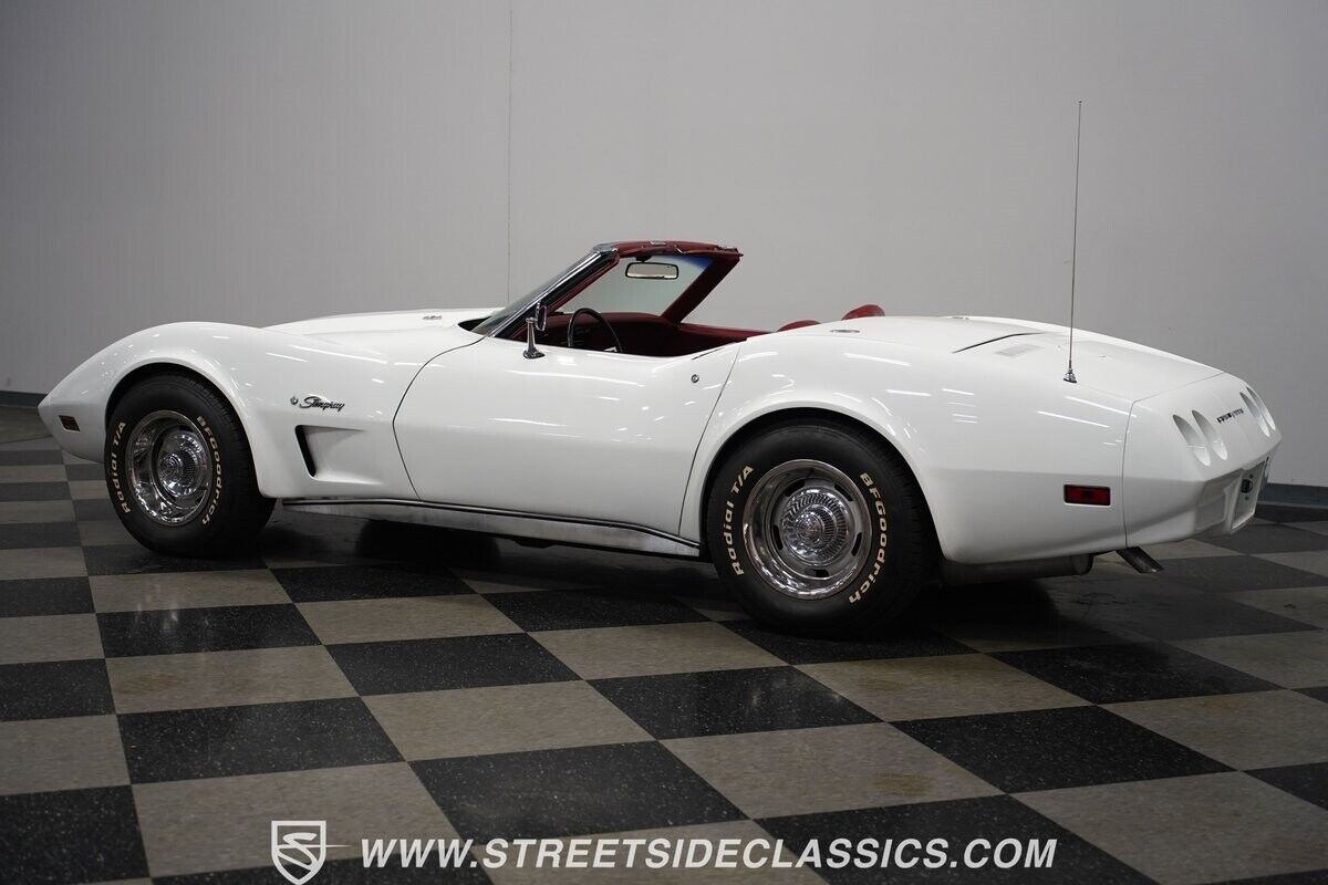 Chevrolet-Corvette-1974-10