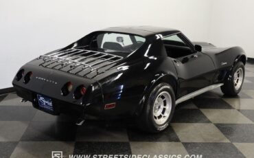 Chevrolet-Corvette-1974-10