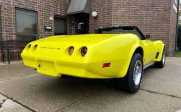 Chevrolet-Corvette-1974-11