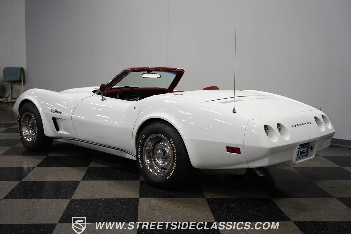 Chevrolet-Corvette-1974-11