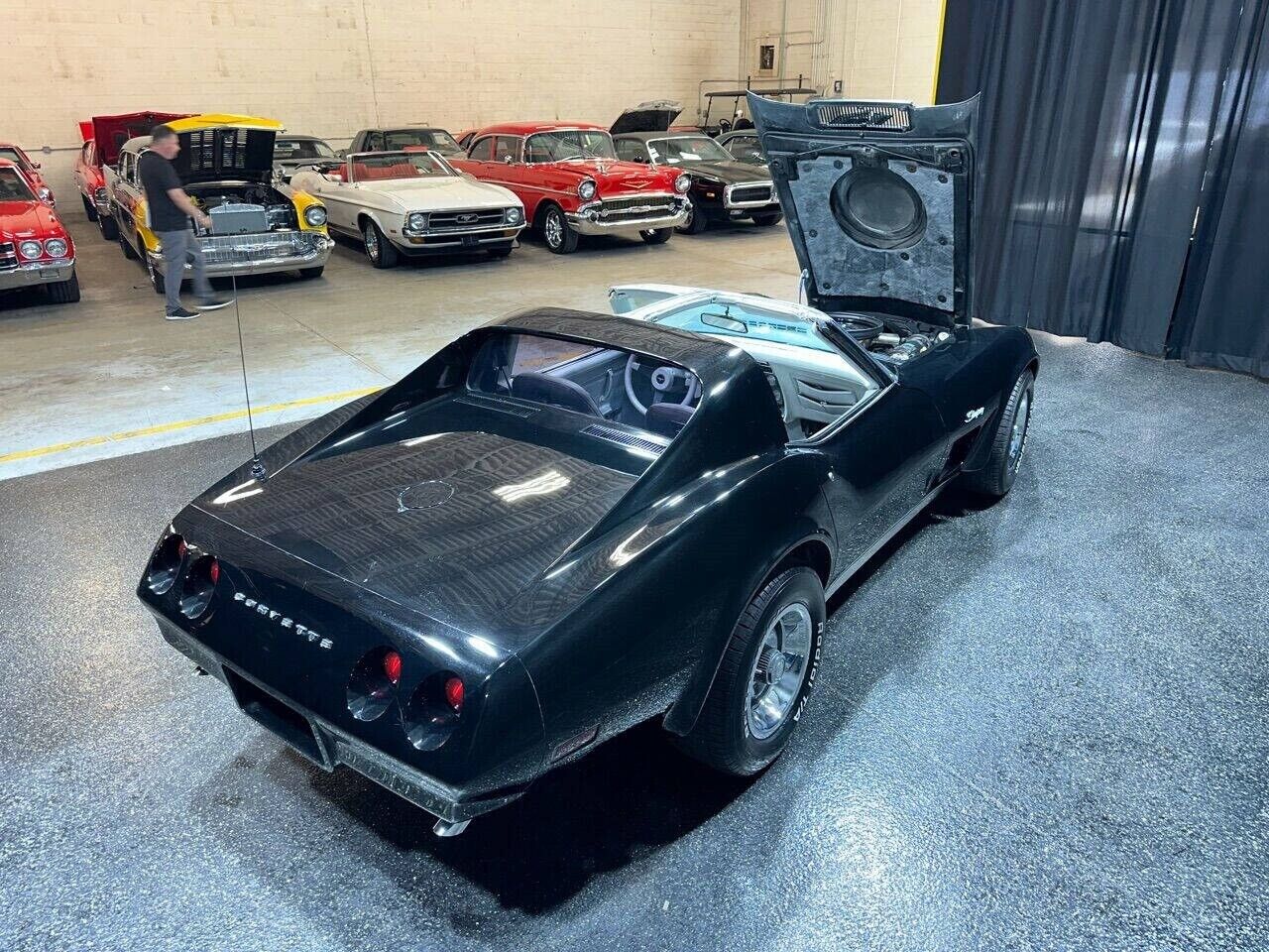 Chevrolet-Corvette-1974-13