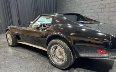 Chevrolet-Corvette-1974-19