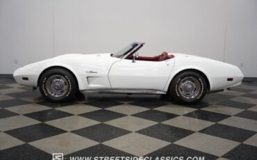 Chevrolet-Corvette-1974-2