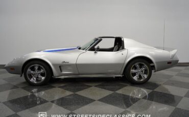 Chevrolet-Corvette-1974-2