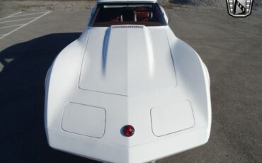 Chevrolet-Corvette-1974-2