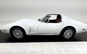 Chevrolet-Corvette-1974-2