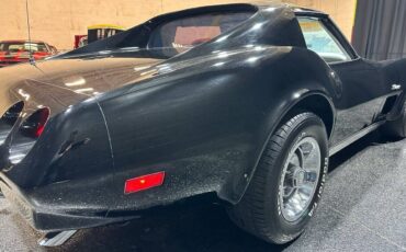 Chevrolet-Corvette-1974-22