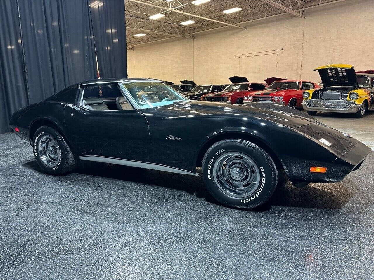 Chevrolet-Corvette-1974-25