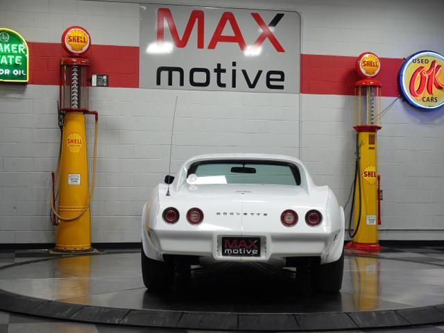 Chevrolet-Corvette-1974-3