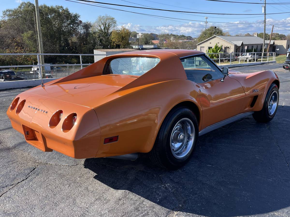 Chevrolet-Corvette-1974-3