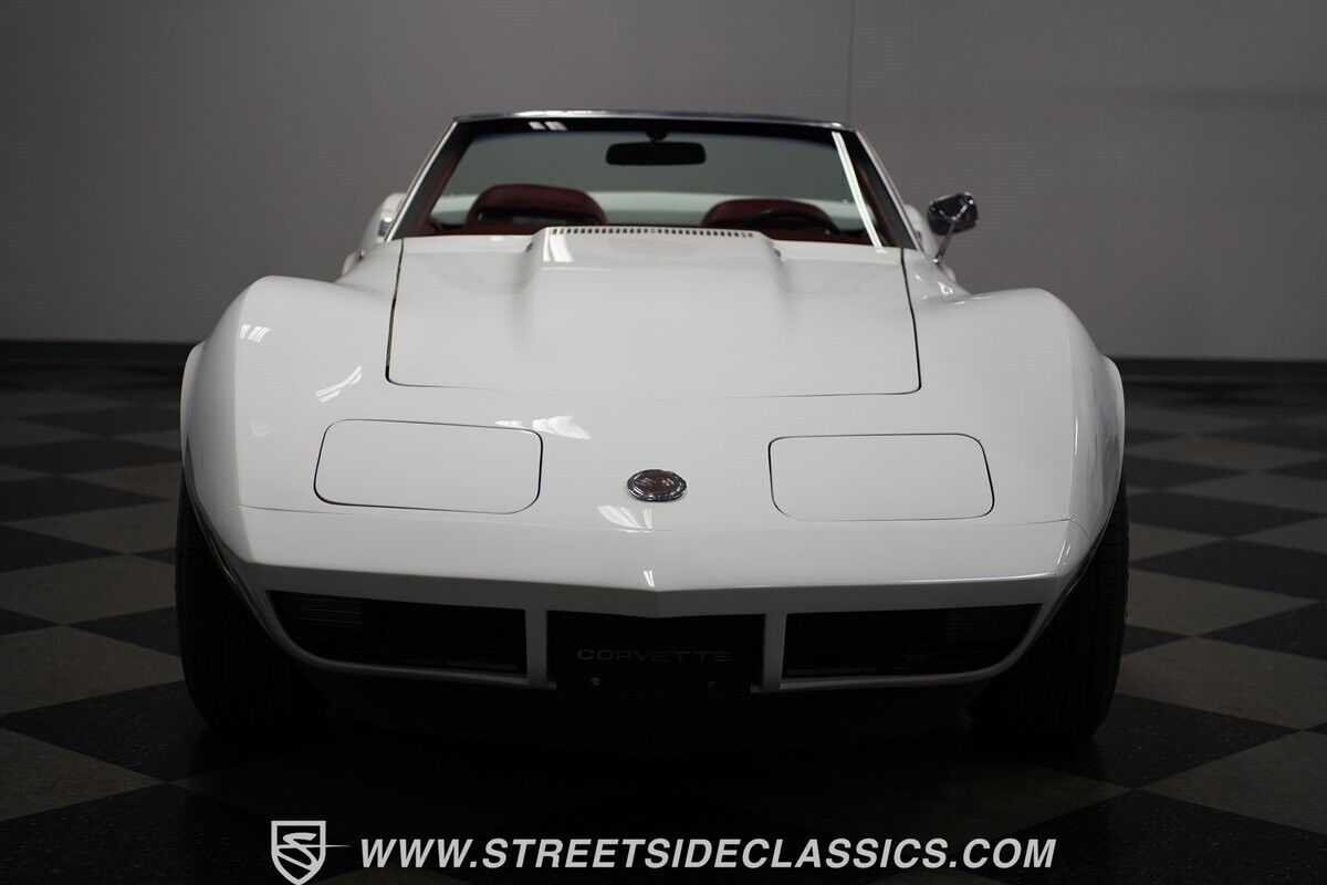 Chevrolet-Corvette-1974-5