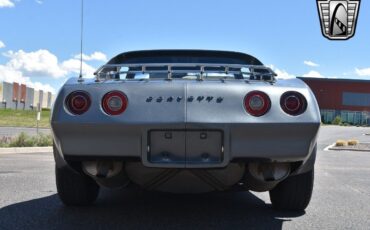 Chevrolet-Corvette-1974-5