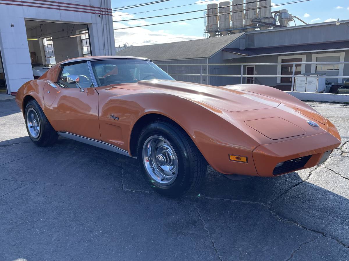 Chevrolet-Corvette-1974-5