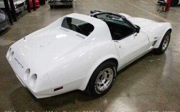 Chevrolet-Corvette-1974-6