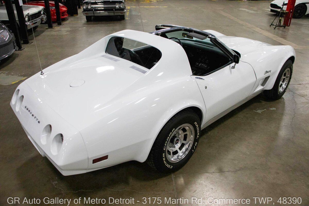 Chevrolet-Corvette-1974-6