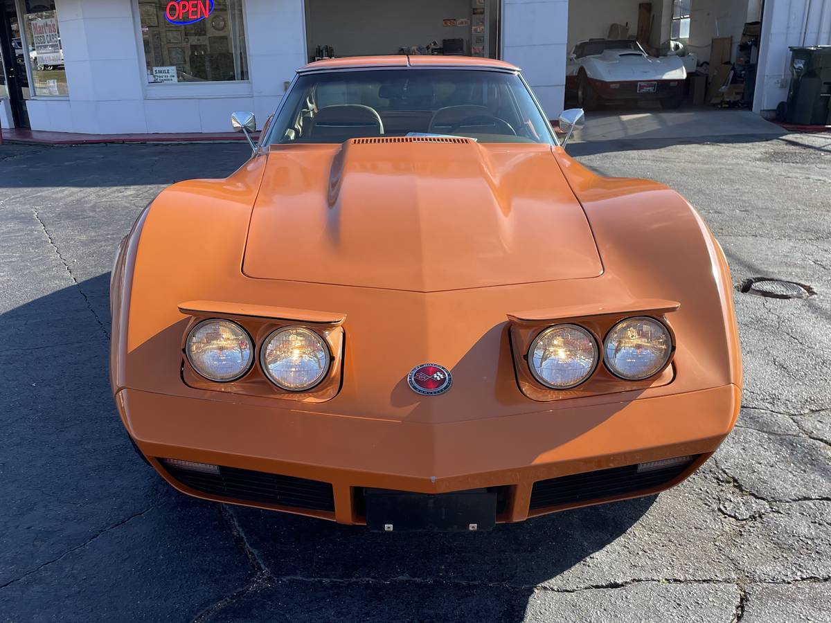 Chevrolet-Corvette-1974-6